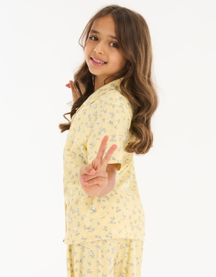 Short-Sleeve Shirt with Pants Pajama Set Daughter in Light Yellow